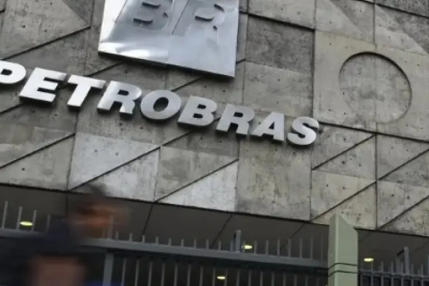 Petrobras anuncia aumento na gasolina vendida a distribuidoras